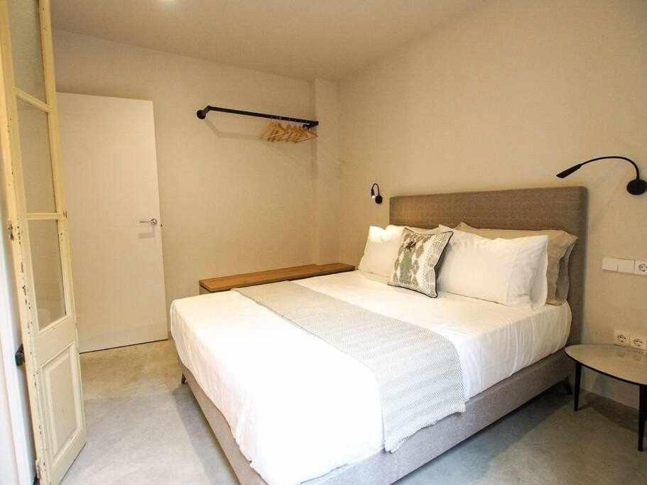 Velo Vern 3 Luxury Penthouse W Views Of City Wall Χιρόνα Εξωτερικό φωτογραφία