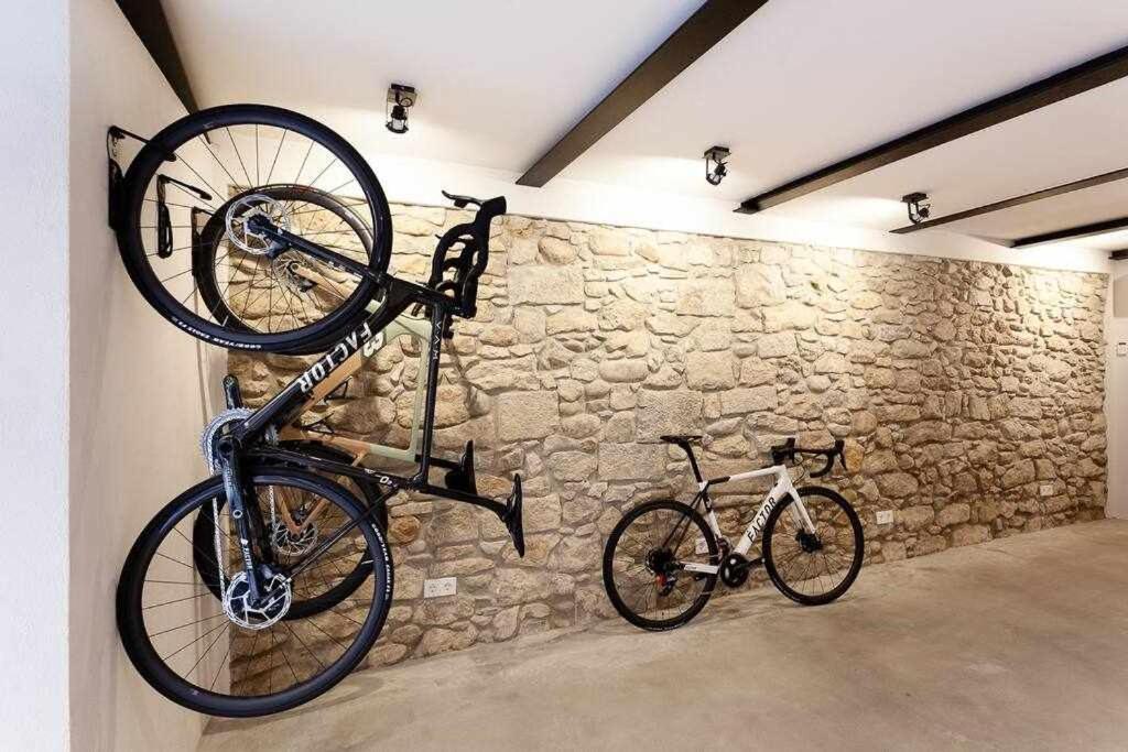 Velo Vern 3 Luxury Penthouse W Views Of City Wall Χιρόνα Εξωτερικό φωτογραφία